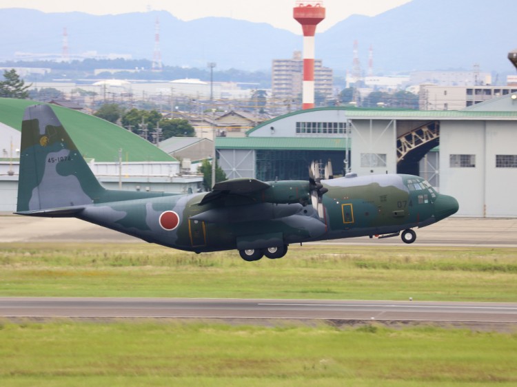 JSDF_C-130H_20160627-3