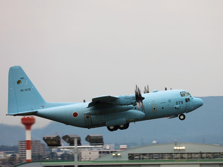 JSDF_C-130H_20160627-4