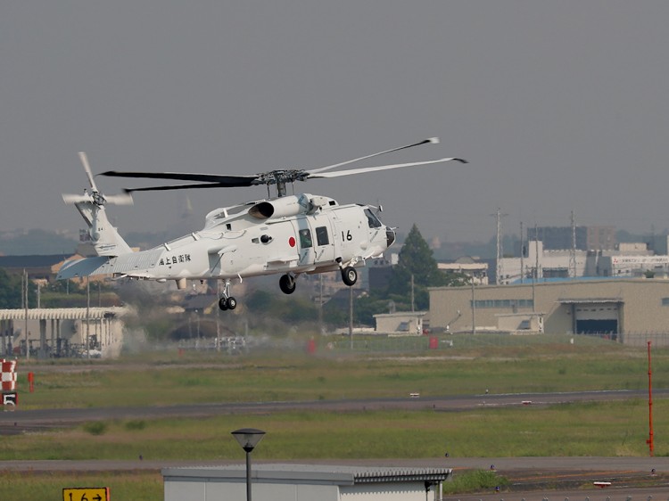 JSDF_SH-60K_20160520-2