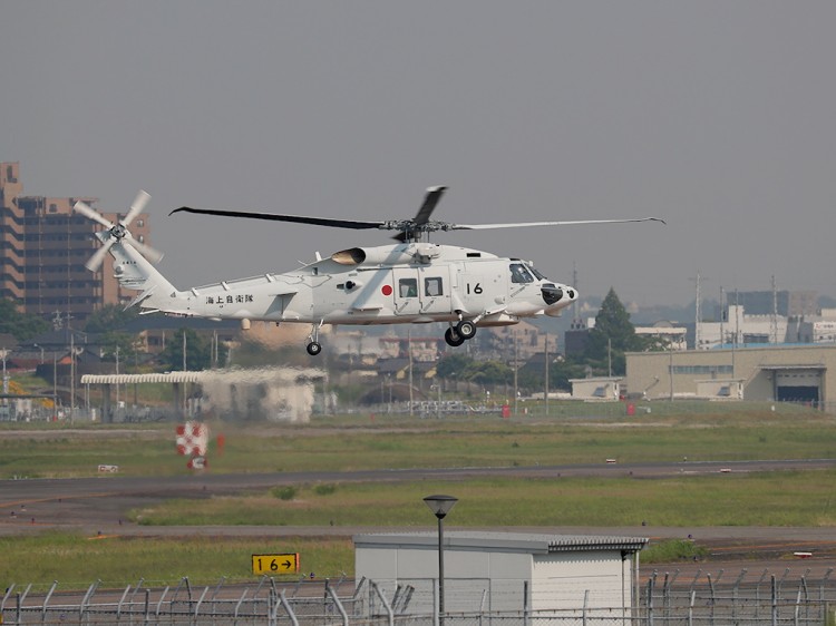 JSDF_SH-60K_20160520-3