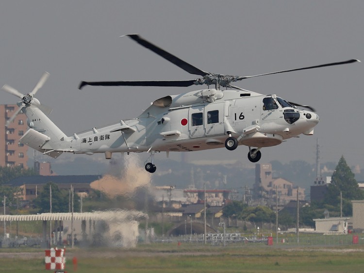 JSDF_SH-60K_20160520-4