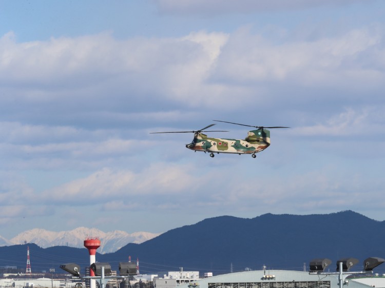 JSDF_CH-47J_20170125-3